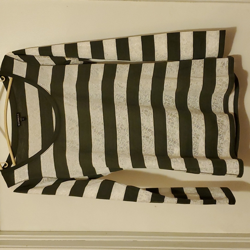 Express, Large, olive & white, tee